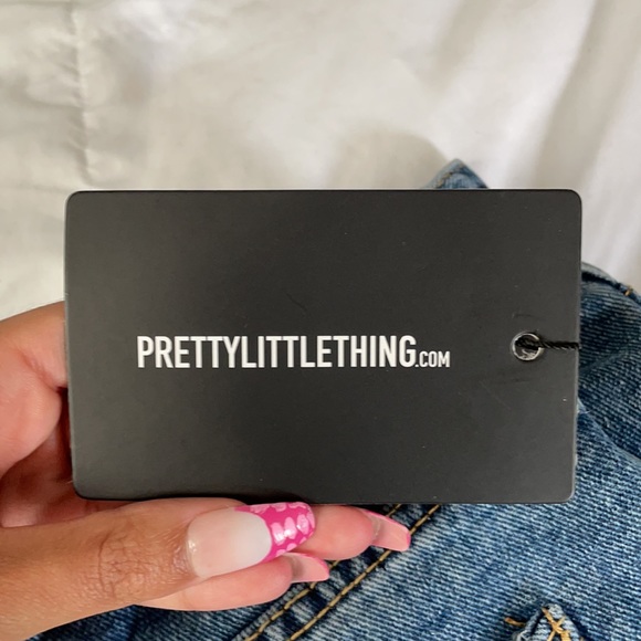 Pretty Little Thing Boyfriend Jeans - Picture 3 of 6